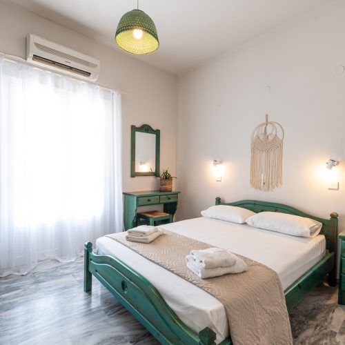 Green triple room
